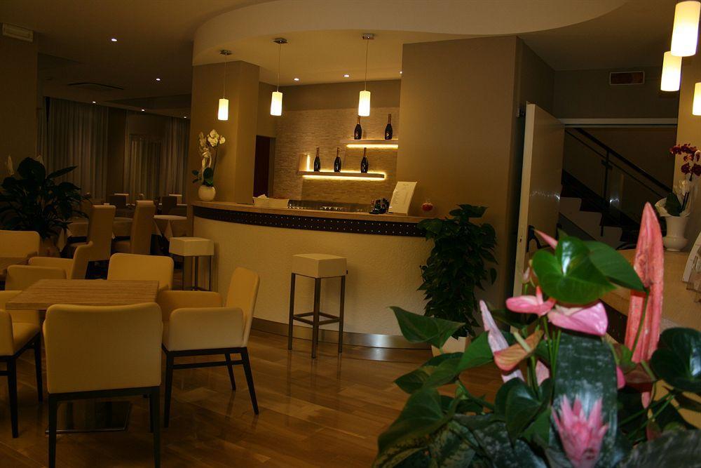 Hotel Lalla Beauty & Relax تْشيزيناتيكو المظهر الخارجي الصورة