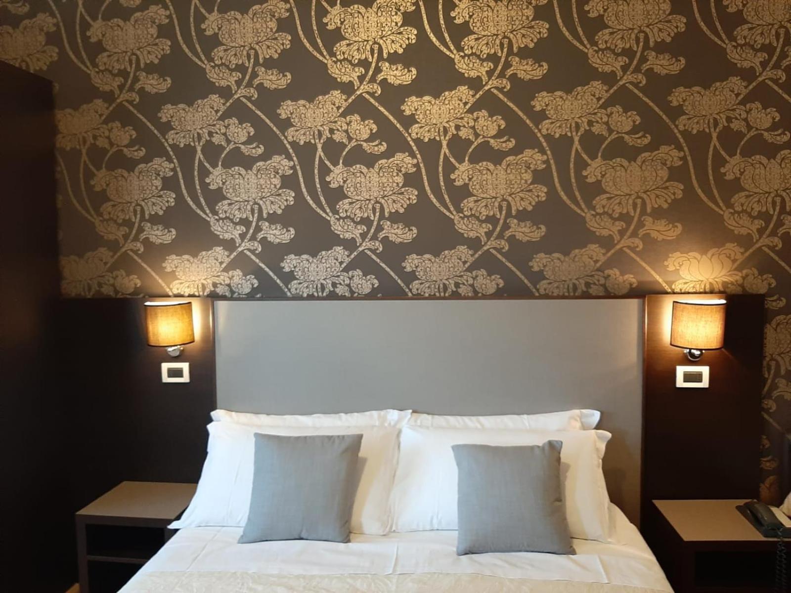 Hotel Lalla Beauty & Relax تْشيزيناتيكو المظهر الخارجي الصورة