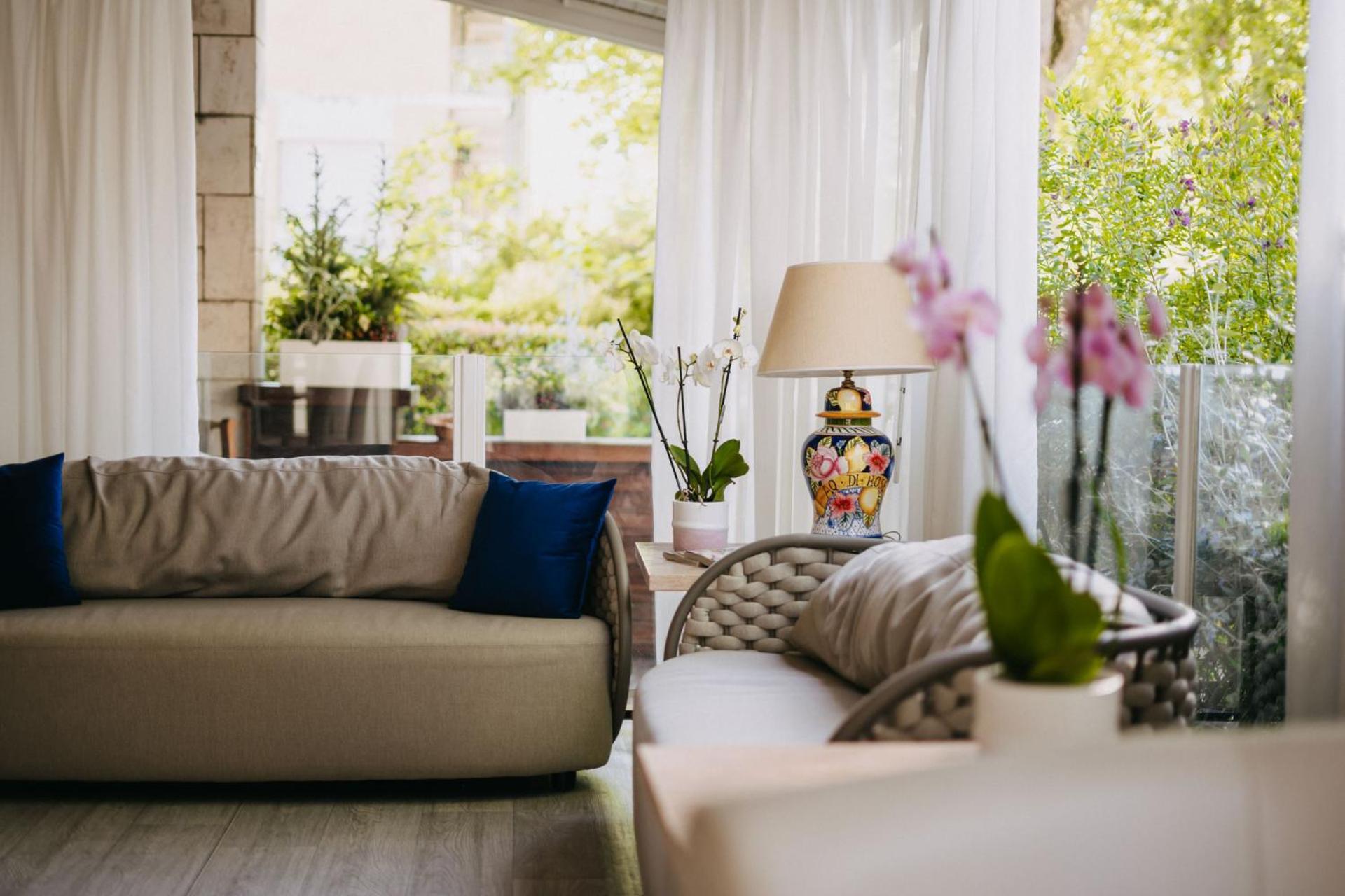 Hotel Lalla Beauty & Relax تْشيزيناتيكو المظهر الخارجي الصورة