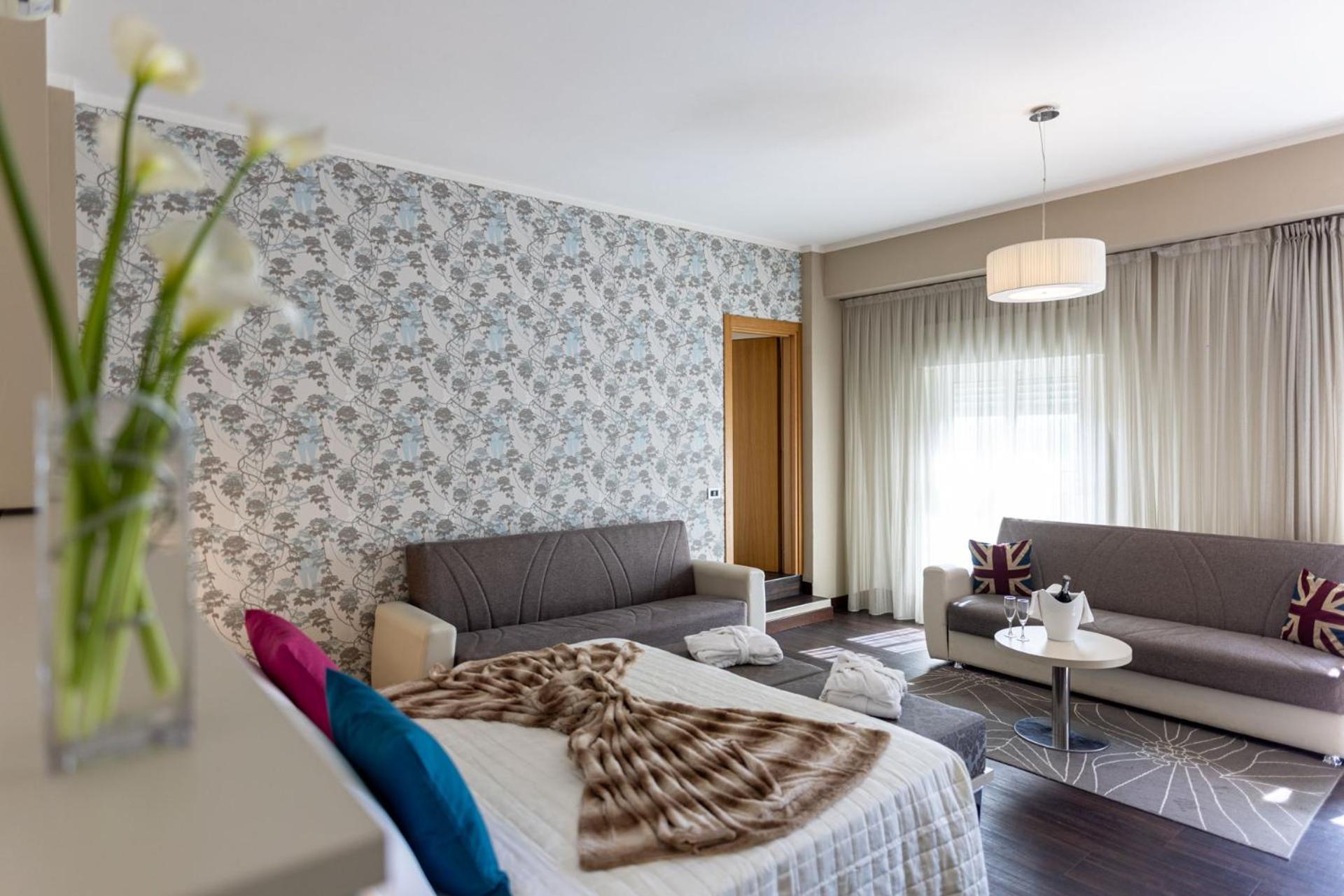 Hotel Lalla Beauty & Relax تْشيزيناتيكو المظهر الخارجي الصورة