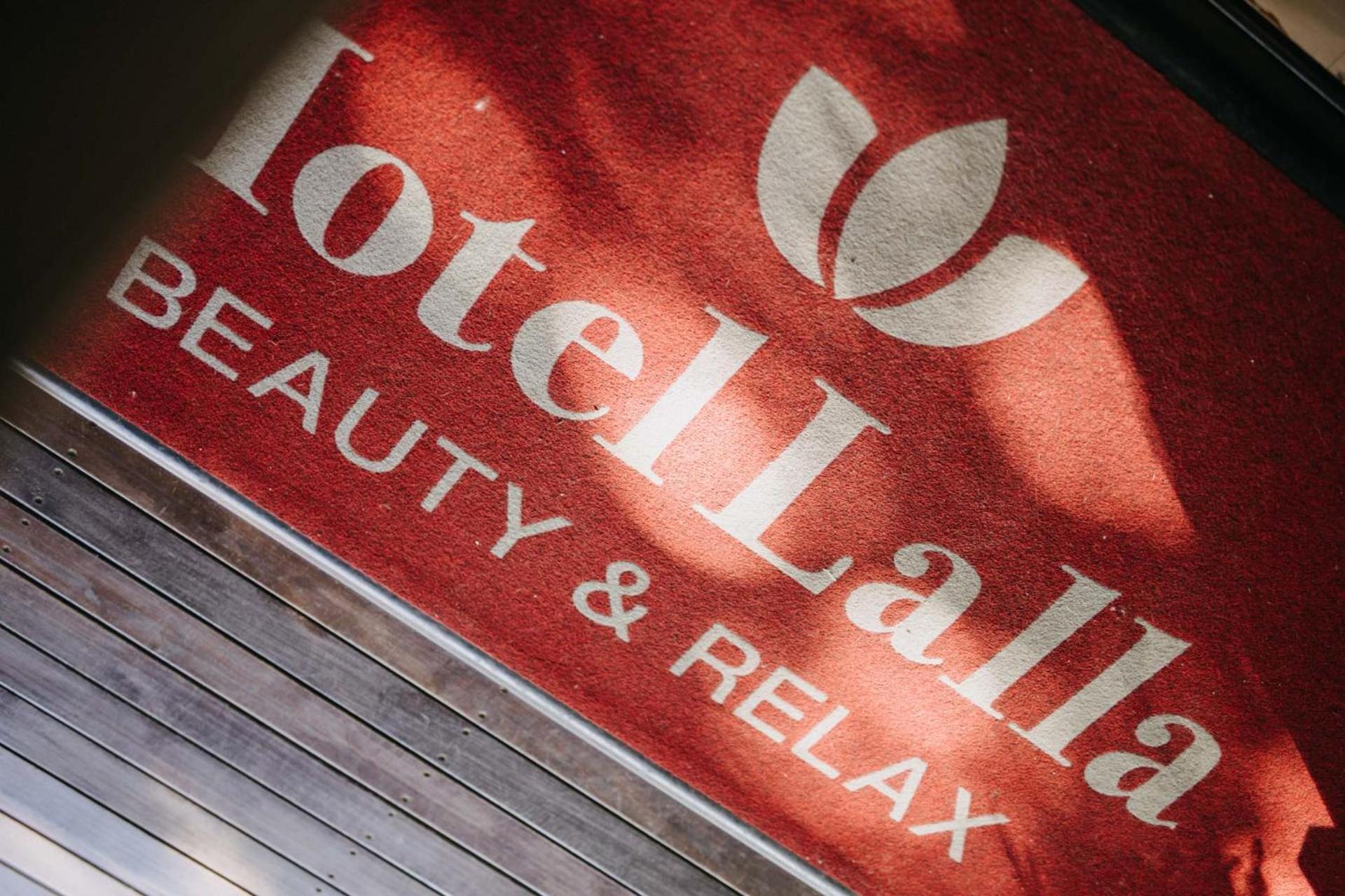 Hotel Lalla Beauty & Relax تْشيزيناتيكو المظهر الخارجي الصورة