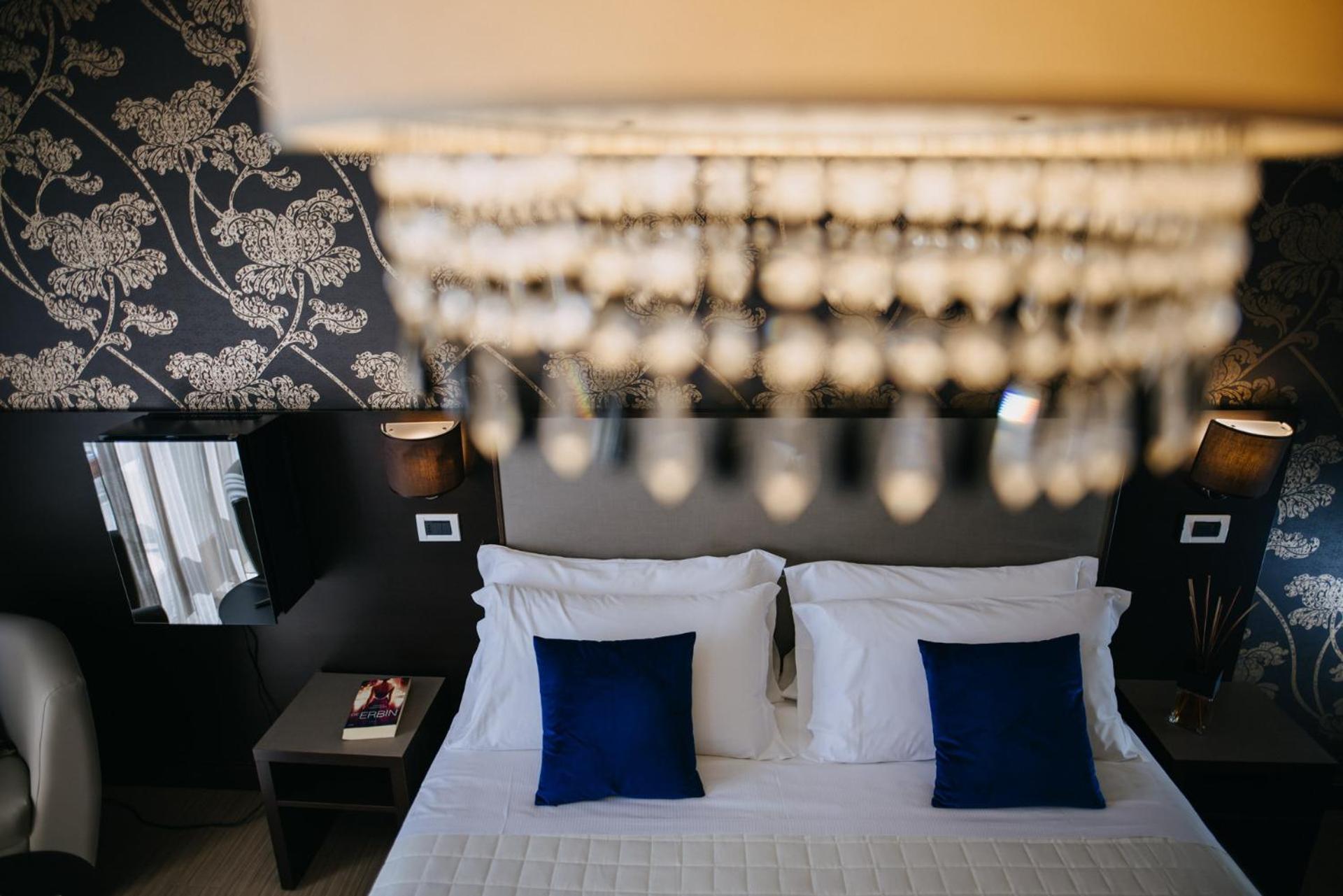 Hotel Lalla Beauty & Relax تْشيزيناتيكو المظهر الخارجي الصورة