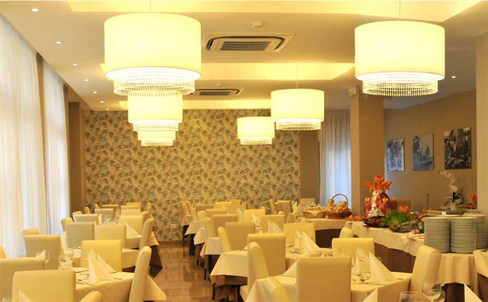 Hotel Lalla Beauty & Relax تْشيزيناتيكو المظهر الخارجي الصورة